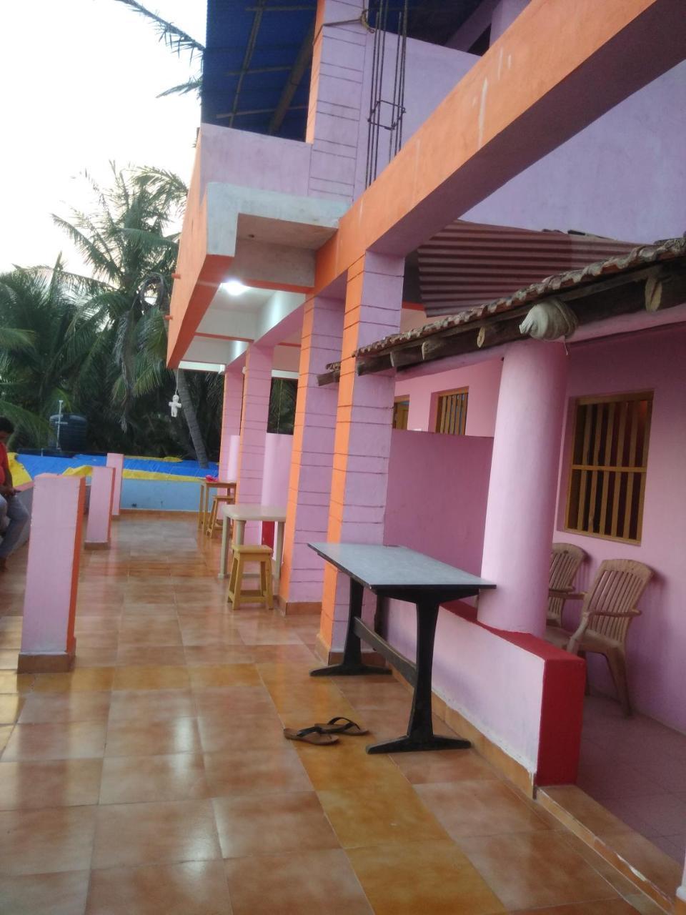 Om Ganesh Naik Guest House Arambol Bagian luar foto