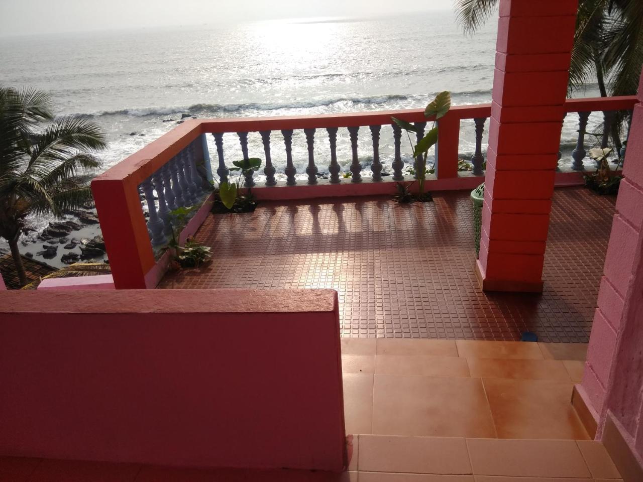 Om Ganesh Naik Guest House Arambol Bagian luar foto