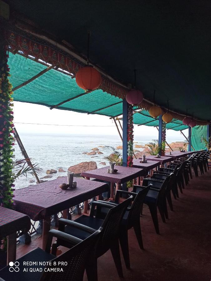 Om Ganesh Naik Guest House Arambol Bagian luar foto